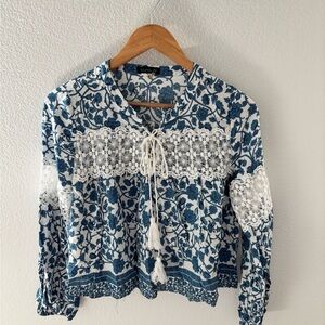 Cottage Core Floral Blue and White Lace Top size small
